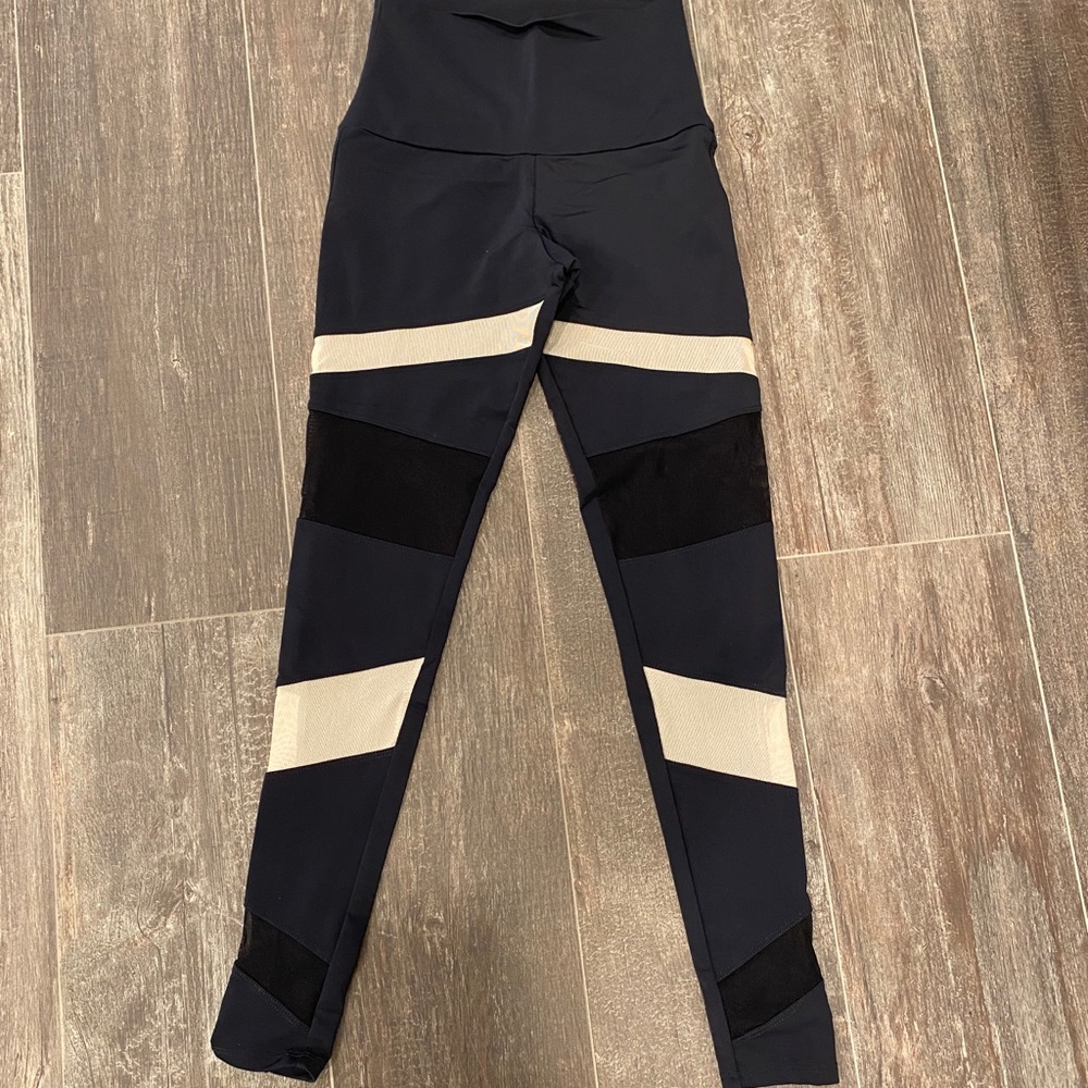 Onzie Bondage Leggings
